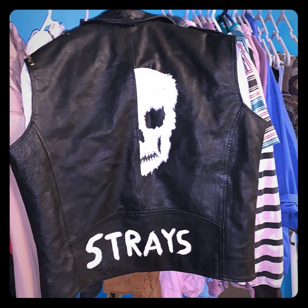 Black leather vest - Picture 1 of 3